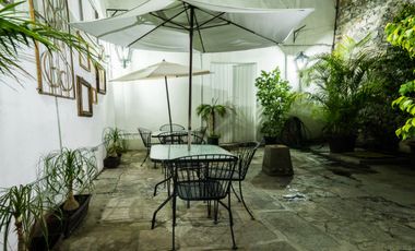 HOTEL EN VENTA CON LOCALES COMERCIALES, PARA INVERSIONISTAS!!! ZONA CENTRO!!!