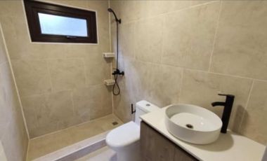 Arriendo año corrido casa 1 habitación / 5000 mts2