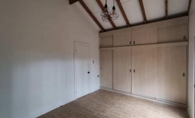 Arriendo año corrido casa 1 habitación / 5000 mts2