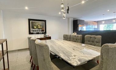 Moderna casa a la venta en Lomas Anáhuac.