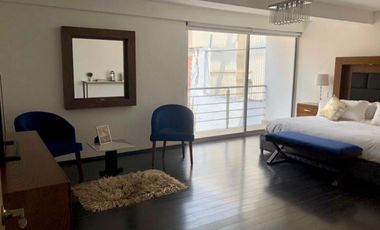 Moderna casa a la venta en Lomas Anáhuac.