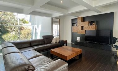 Moderna casa a la venta en Lomas Anáhuac.