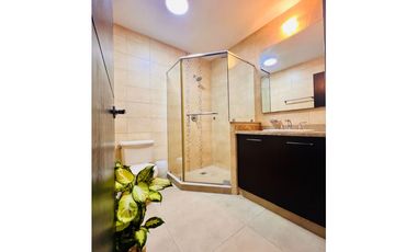 SE ALQUILA APARTAMENTO EN EMBASSY VILLAGE (AL)