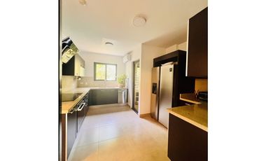 SE ALQUILA APARTAMENTO EN EMBASSY VILLAGE (AL)