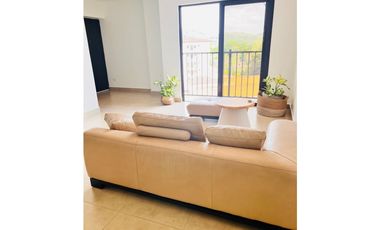 SE ALQUILA APARTAMENTO EN EMBASSY VILLAGE (AL)