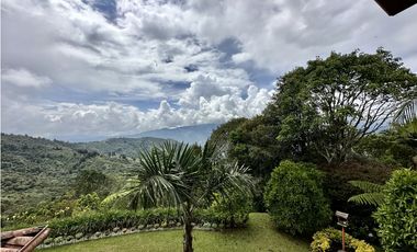 Venta de Casa Campestre en la Catedral Envigado