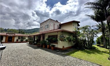 Venta de Casa Campestre en la Catedral Envigado