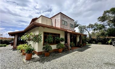 Venta de Casa Campestre en la Catedral Envigado