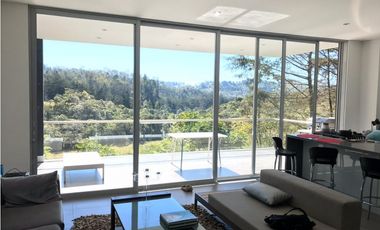 Venta de Casa Campestre en el Alto de Palmas