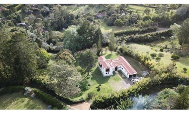 Venta de Casa Campestre en el Retiro
