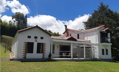 Venta de Casa Campestre en el Retiro