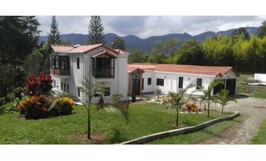 Venta de Casa Campestre en el Retiro
