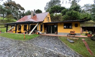 Venta de Casa Campestre en el Alto de las Palmas
