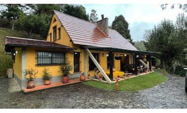 Venta de Casa Campestre en el Alto de las Palmas