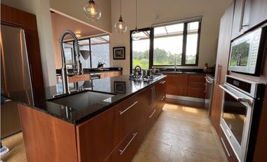 Venta de Casa Campestre en el Alto de Palmas Envigado