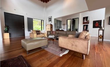 Venta de Casa Campestre en el Alto de Palmas Envigado