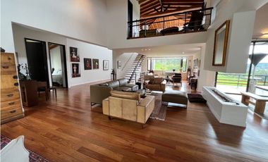 Venta de Casa Campestre en el Alto de Palmas Envigado