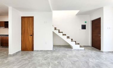 Casa en VENTA de 3 recámaras y amplio jardín Colonia VILLA RICA