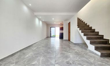 Casa en VENTA de 3 recámaras y amplio jardín Colonia VILLA RICA