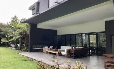 Venta de Casa Campestre en Alto de las Palmas