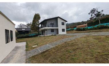 Venta de Casa Campestre en Santa Elena sector vereda el Plan