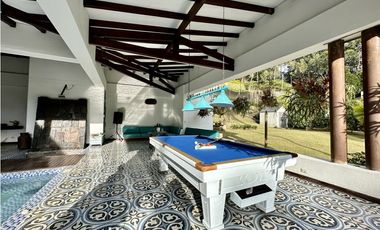 Venta de Casa Campestre en El Escobero Envigado