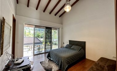 Venta de Casa Campestre en El Escobero Envigado