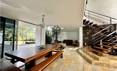 Venta de Casa Campestre en El Escobero Envigado