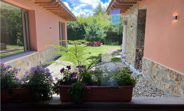 Venta de Casa Campestre en Llanogrande en Rionegro