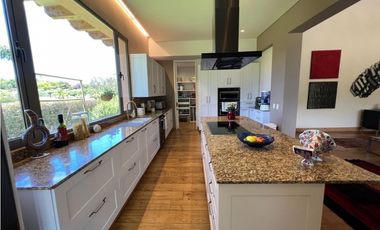 Venta de Casa Campestre en Llanogrande en Rionegro