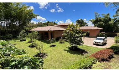 Venta de Casa Campestre en Llanogrande en Rionegro