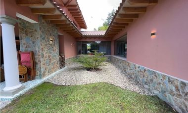 Venta de Casa Campestre en Llanogrande en Rionegro