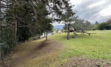 Venta de Casa Campestre en fizebad en el Retiro