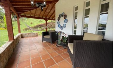 Hermosa finca en la Vía Rionegro - El Carmen