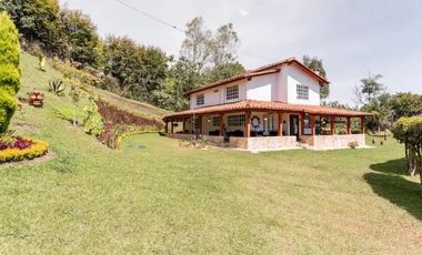 Hermosa finca en la Vía Rionegro - El Carmen