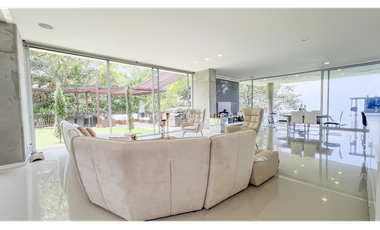 Venta de Casa en Unidad Cerrada en El Poblado