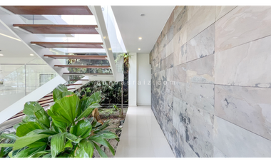 Venta de Casa en Unidad Cerrada en El Poblado