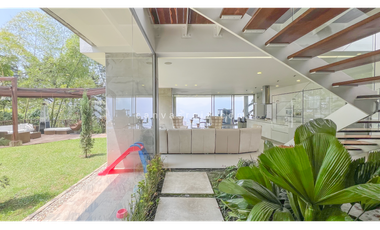 Venta de Casa en Unidad Cerrada en El Poblado