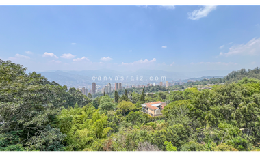 Venta de Casa en Unidad Cerrada en El Poblado
