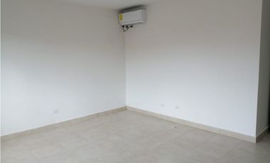 CASA AMPLIA EN BRISAS DEL GOLF VILLAS DEL TIBER 300M2