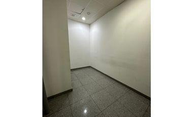 OFICINA AMOBLADA 82M2  A PASOS DE CALLE 50 MTTO INCLUIDO