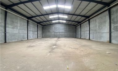 ALQUILER Y VENTA DE GALERAS EN MILLA 8 1250m2 & 1600m2