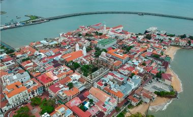 VENTA EDIFICIO  EN CASCO ANTIGUO CON LOCALES DE 3 NIVELES