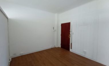 Oficina en Lavalle y Callao Recepción + 3 despachos Baño propio + Office