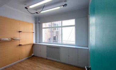 Oficina en Lavalle y Callao Recepción + 3 despachos Baño propio + Office