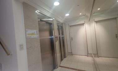 Oficina en Lavalle y Callao Recepción + 3 despachos Baño propio + Office