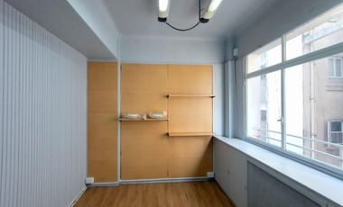 Oficina en Lavalle y Callao Recepción + 3 despachos Baño propio + Office