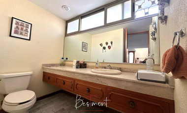 Venta de Casa para oficina en esquina en calle 20 Sur, El Mirador