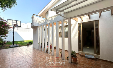 Venta de Casa para oficina en esquina en calle 20 Sur, El Mirador
