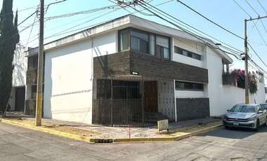 Venta de Casa para oficina en esquina en calle 20 Sur, El Mirador